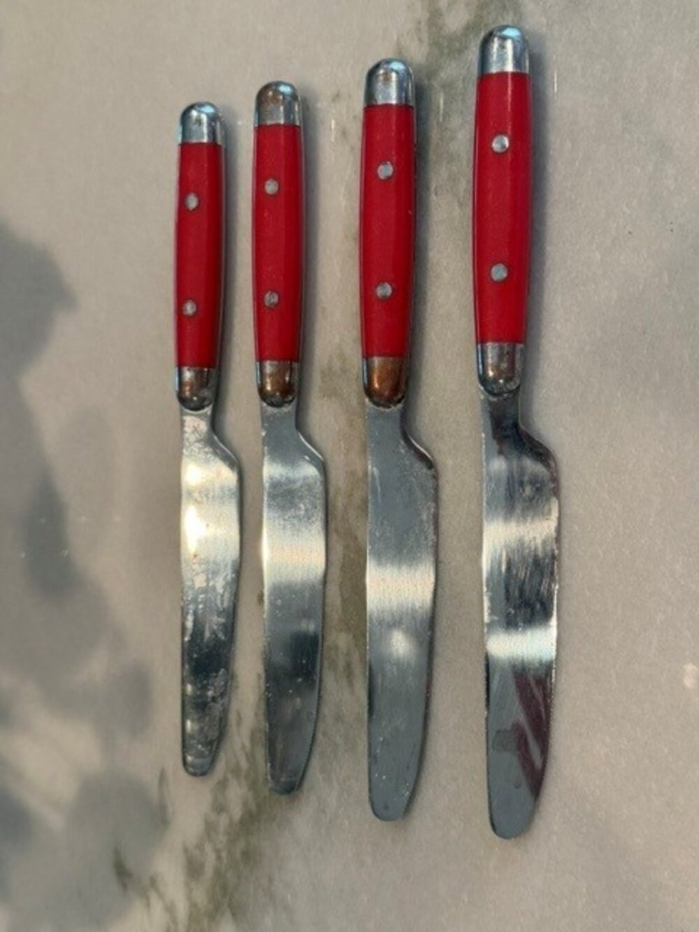 Vintage Set of 4 Red Handle Steak Knives Retro Kitchen Tableware